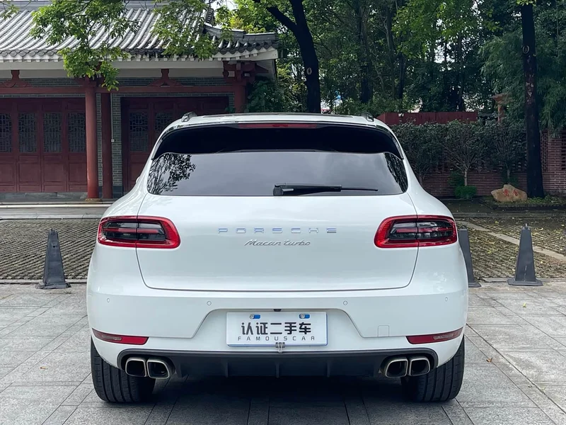 Porsche Macan — фото 20