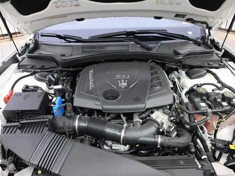 Maserati Ghibli — фото 14