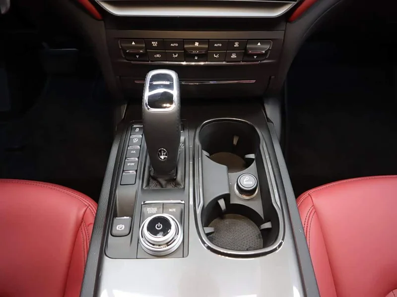 Maserati Ghibli — фото 11
