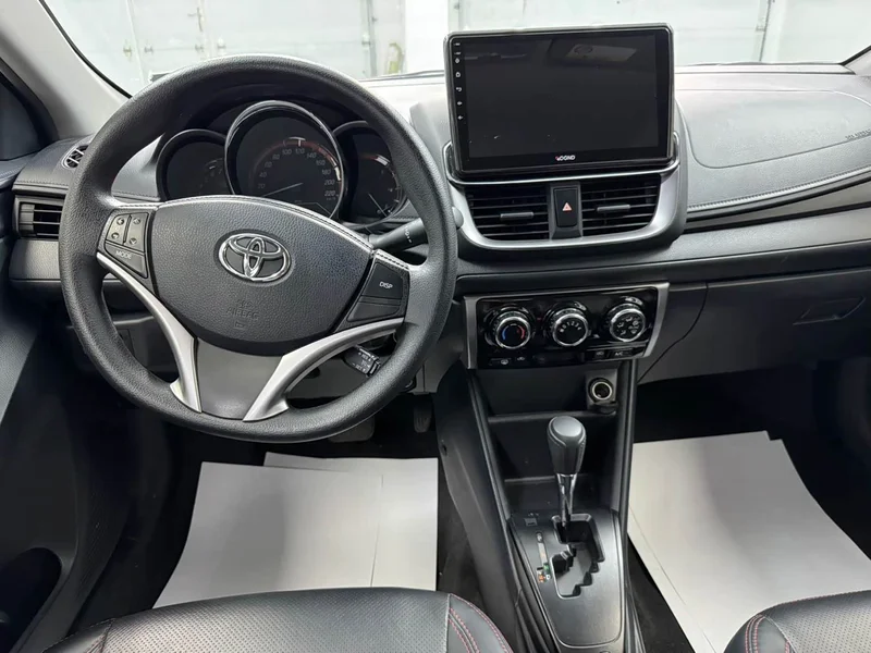 Toyota Yaris L — фото 12