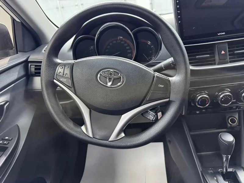 Toyota Yaris L — фото 13