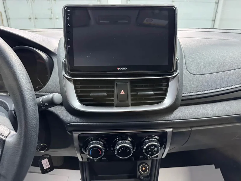 Toyota Yaris L — фото 14