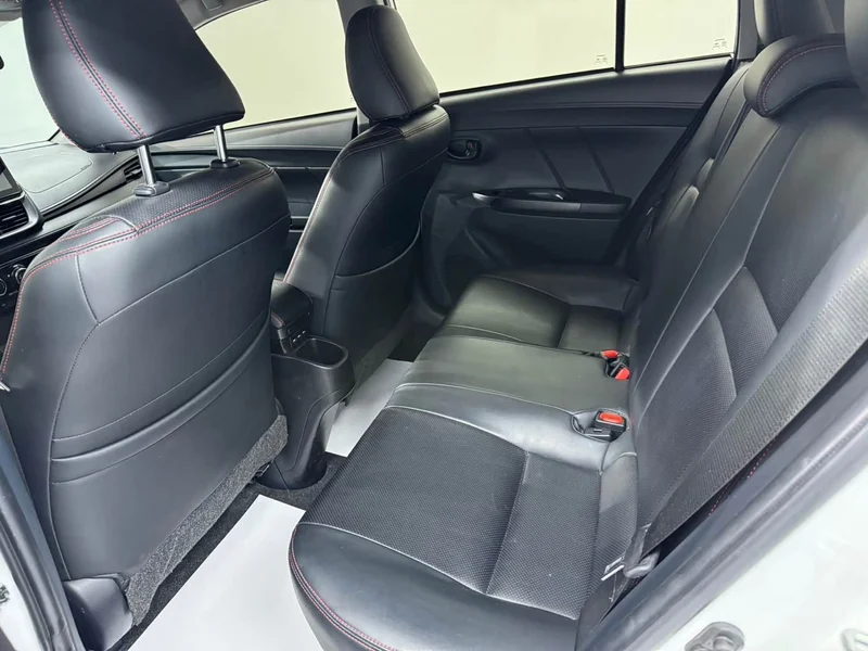 Toyota Yaris L — фото 9