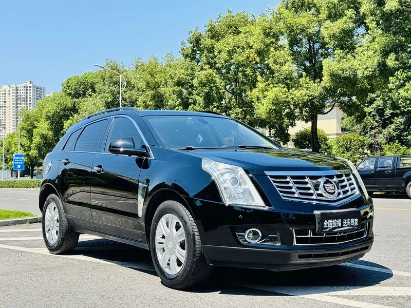 Cadillac SRX — фото 13