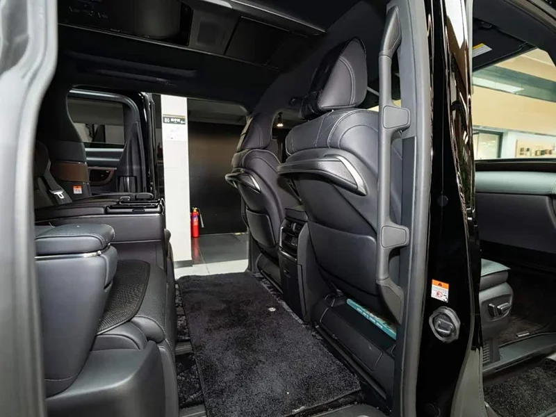 Toyota Vellfire — фото 12