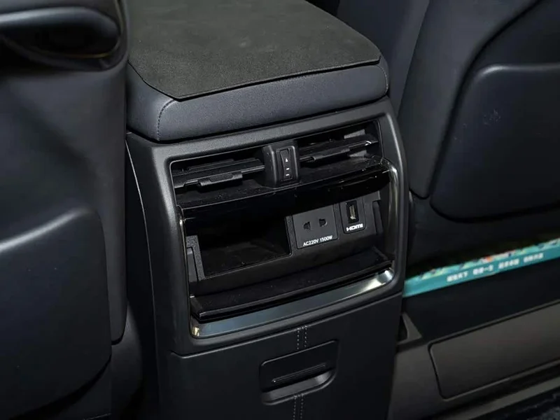 Toyota Vellfire — фото 27