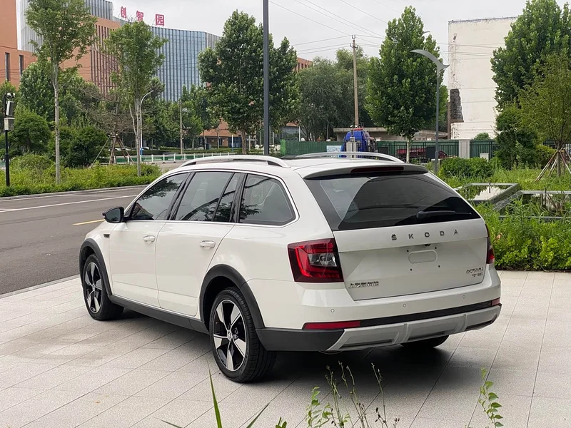 Volkswagen Octavia — фото 7