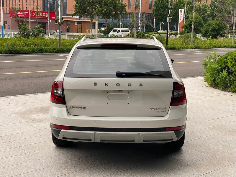 Volkswagen Octavia — фото 8