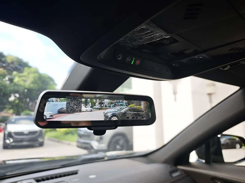 Cadillac XT4 — фото 11