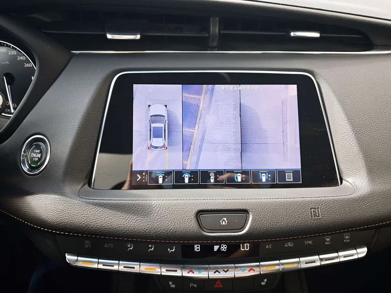 Cadillac XT4 — фото 10