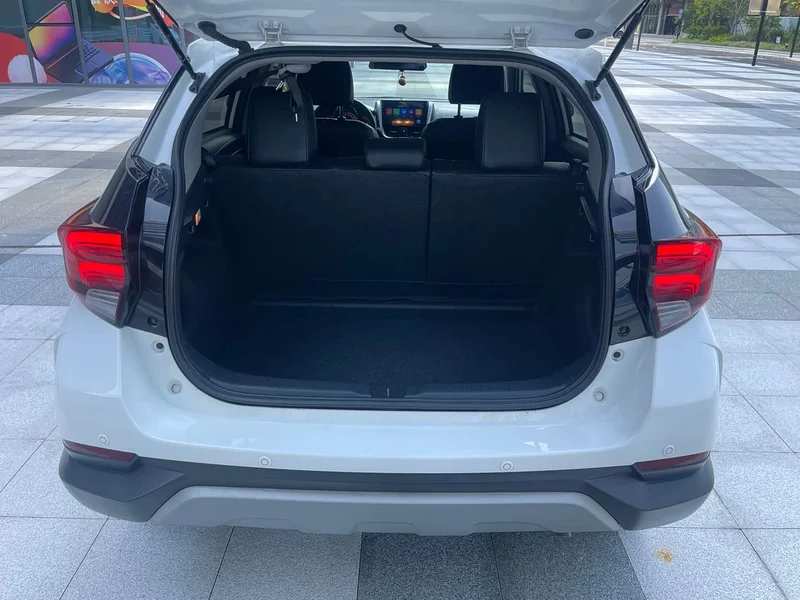 Toyota Yaris L — фото 22