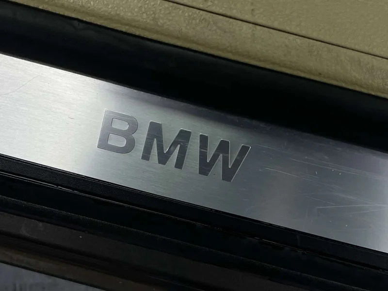 BMW 7-Series — фото 11