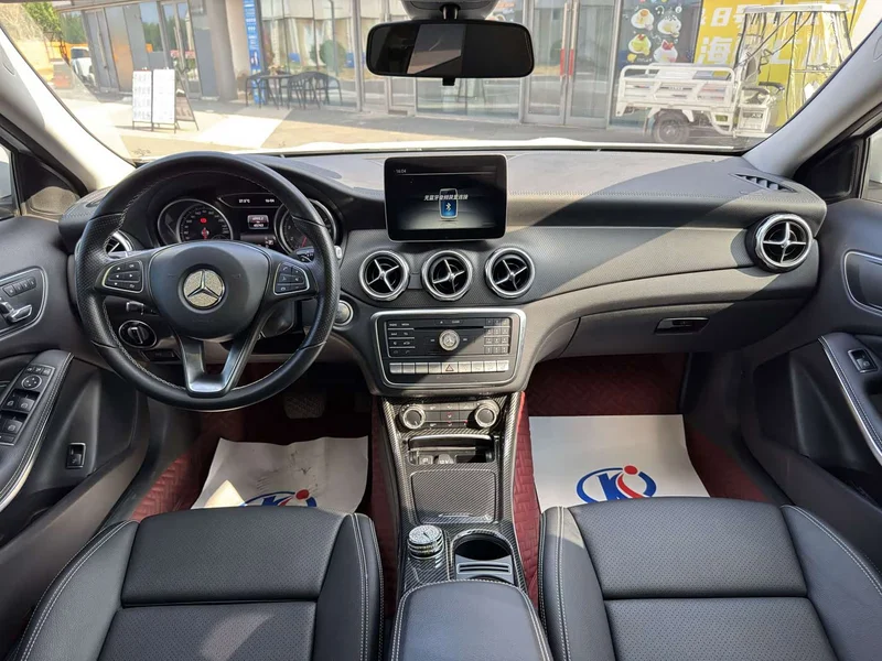 Mercedes-Benz GLA-Class — фото 10
