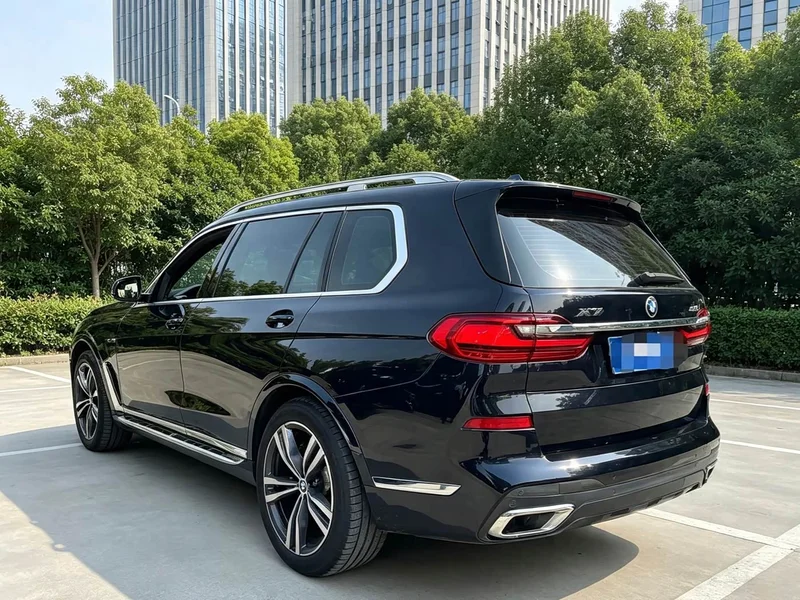 BMW X7 — фото 15