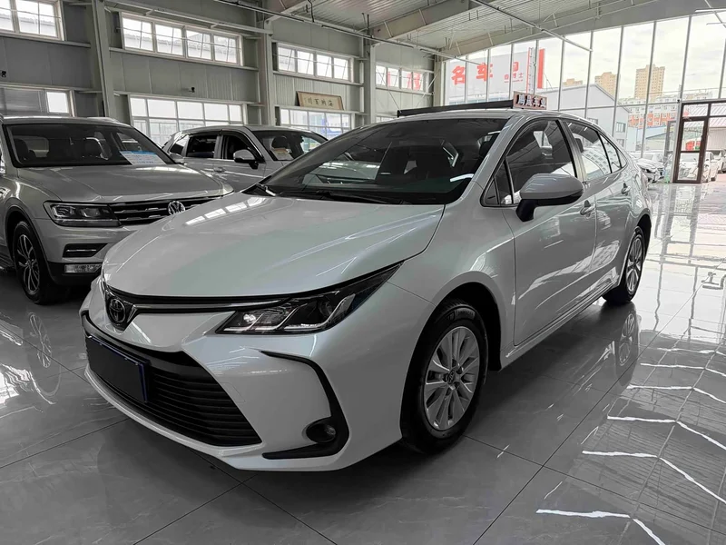Toyota Corolla — фото 1