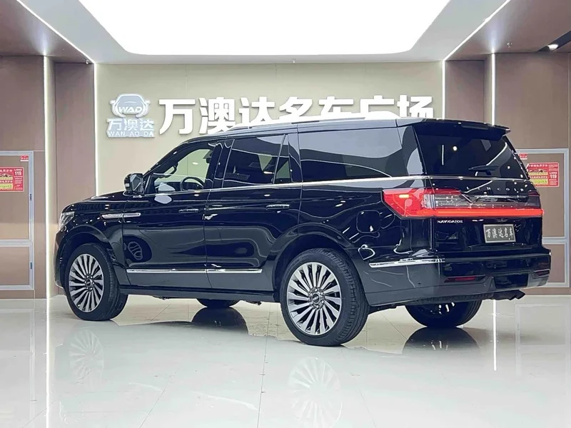 Lincoln Navigator — фото 15