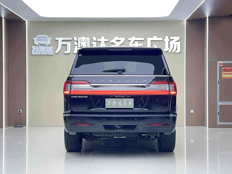 Lincoln Navigator — фото 17