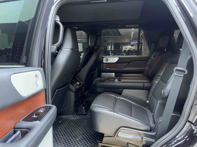Lincoln Navigator — фото 10
