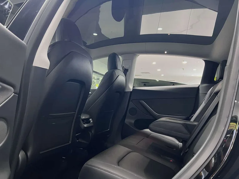 Tesla Model Y — фото 17