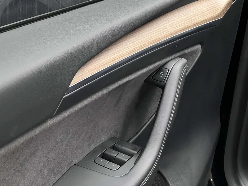 Tesla Model Y — фото 30
