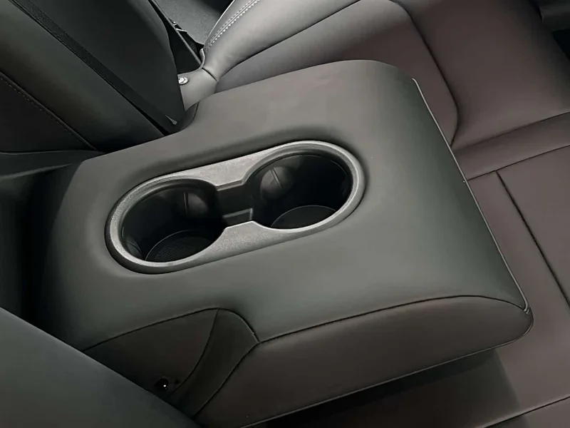 Tesla Model Y — фото 32