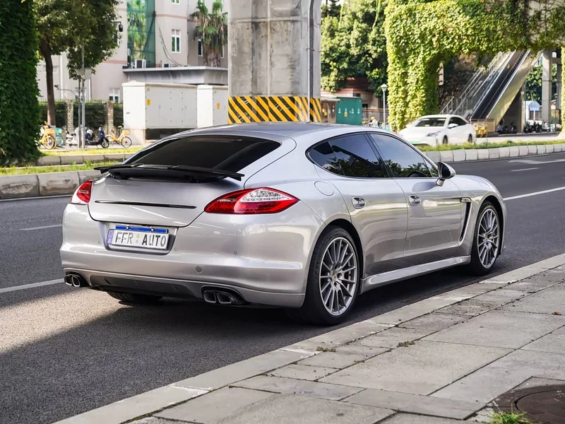Porsche Panamera — фото 21