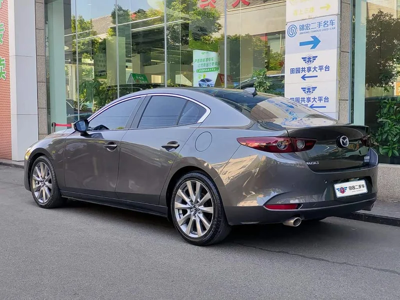 Mazda 3 Axela — фото 4