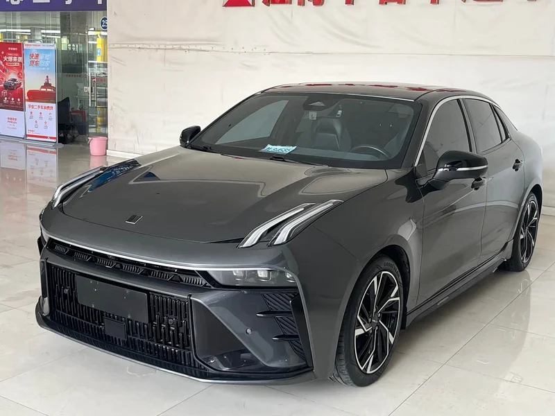 Lynk & Co 03