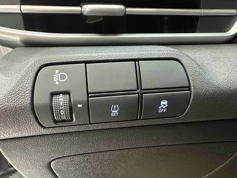 Hyundai Elantra — фото 16