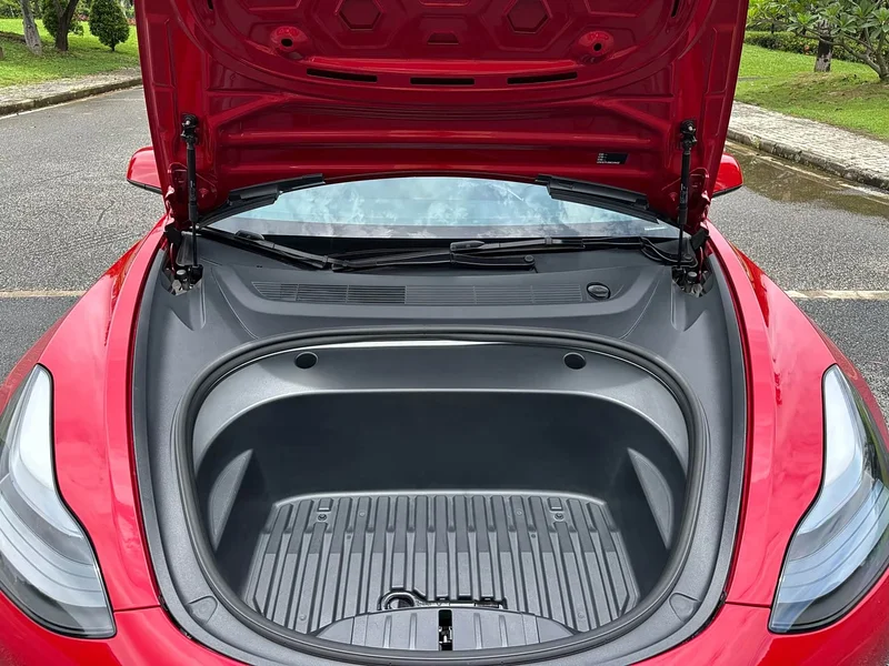 Tesla Model 3 — фото 16