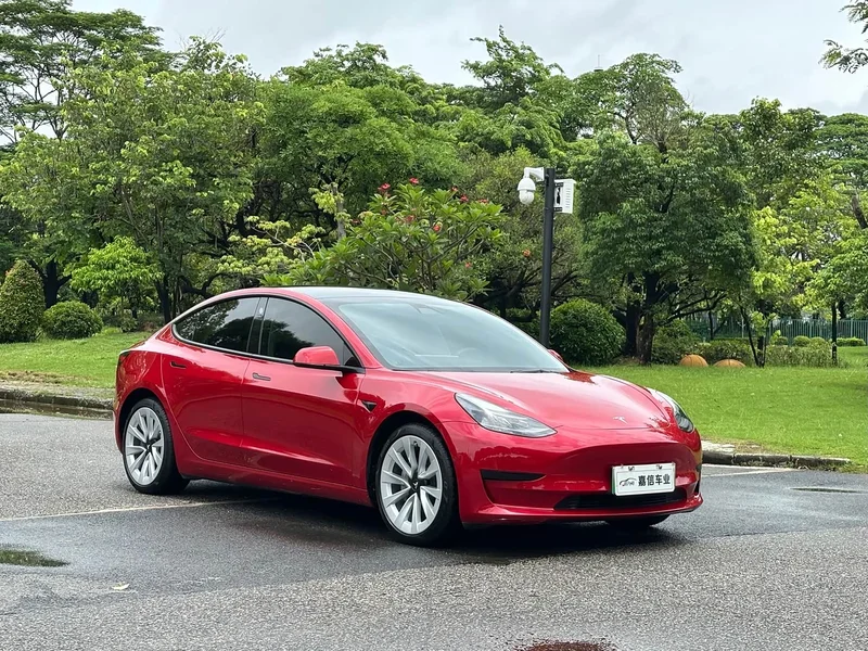Tesla Model 3 — фото 3