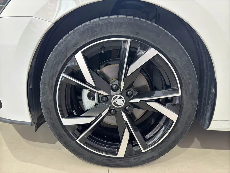 Volkswagen Octavia — фото 19