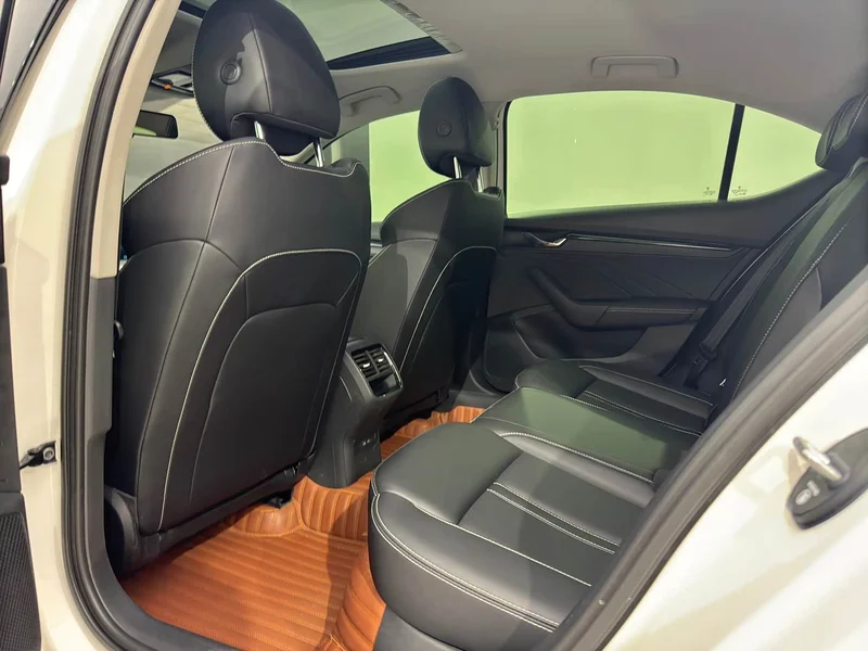 Volkswagen Octavia — фото 9