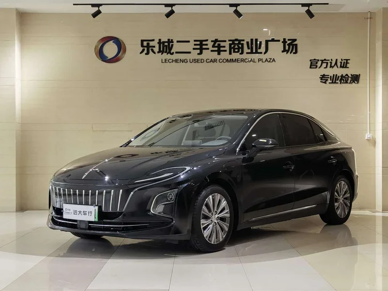 Hongqi E-QM5