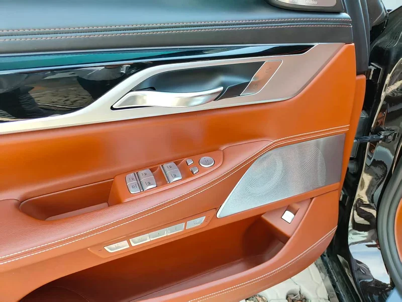 BMW 7-Series — фото 17