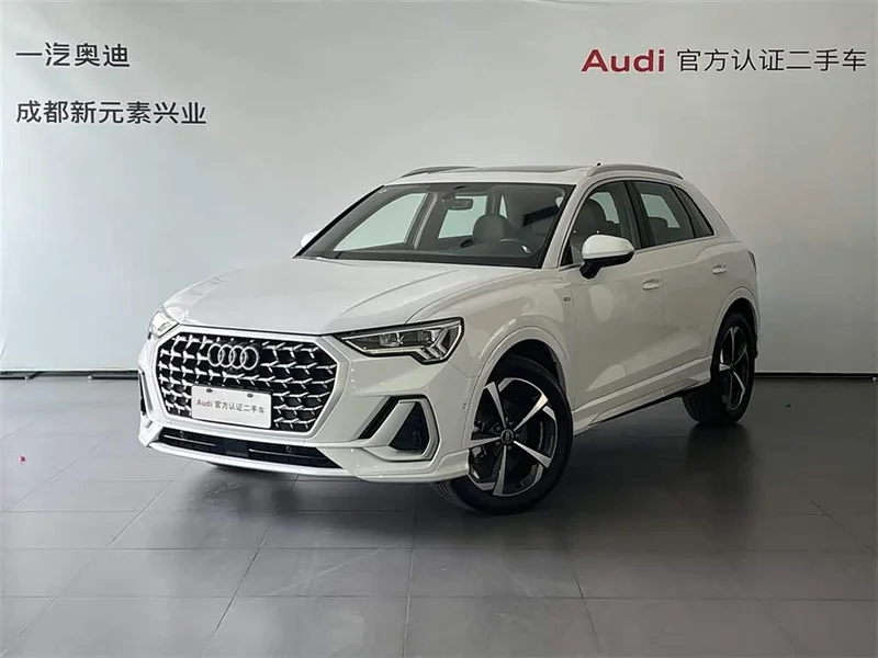 Audi Q3 — фото 1