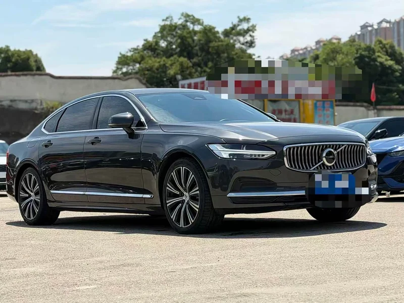 Volvo S90 — фото 1
