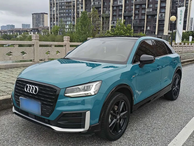 Audi Q2L