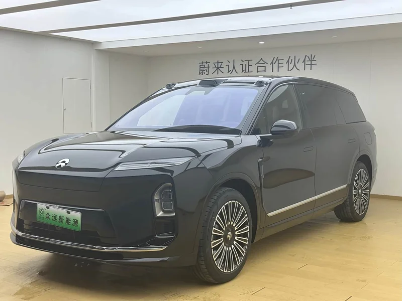 NIO ES8