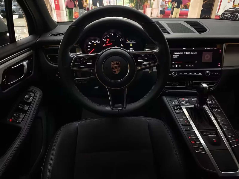 Porsche Macan — фото 11