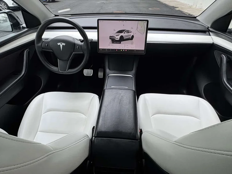 Tesla Model Y — фото 9