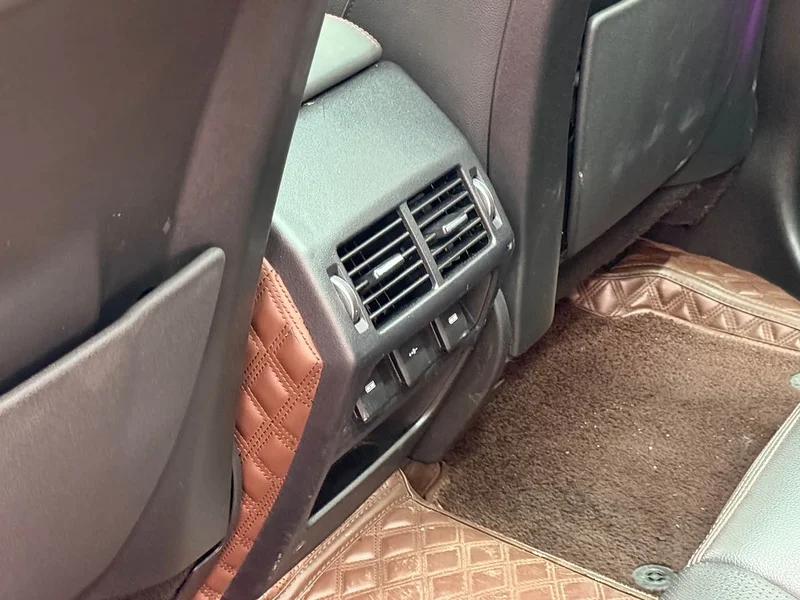 Land Rover Discovery — фото 15
