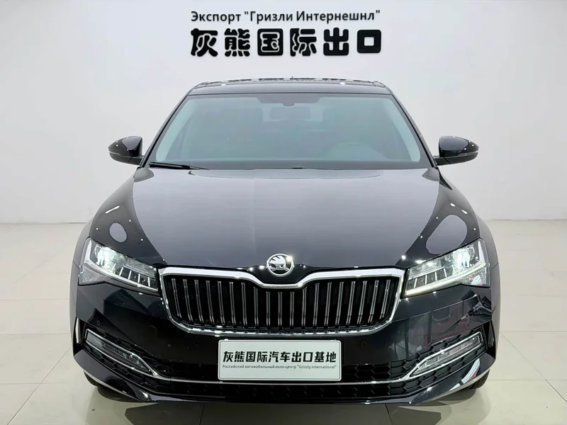 Skoda Superb — фото 2