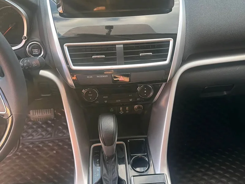Mitsubishi Eclipse Cross — фото 15