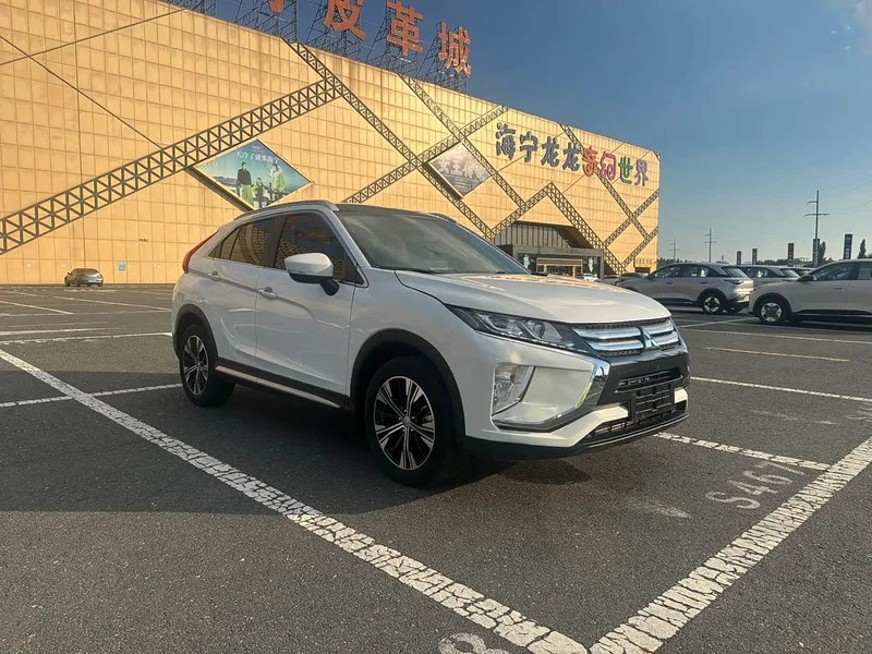 Mitsubishi Eclipse Cross — фото 2