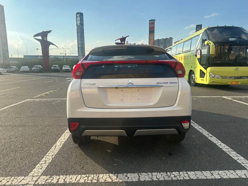 Mitsubishi Eclipse Cross — фото 7