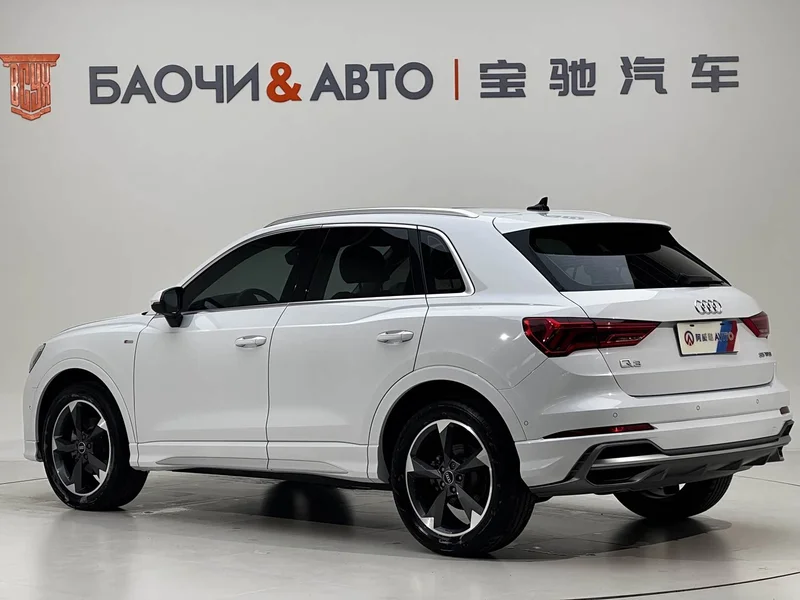 Audi Q3 — фото 29