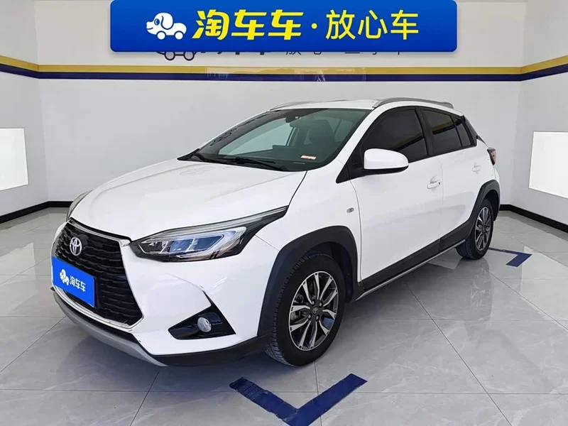 Toyota Yaris L — фото 1