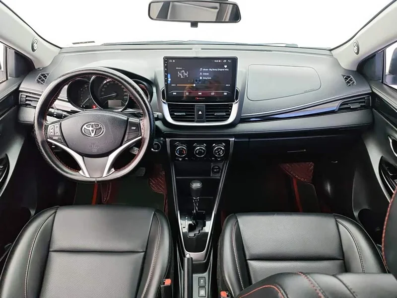 Toyota Yaris L — фото 12