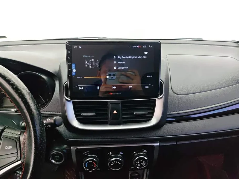 Toyota Yaris L — фото 13